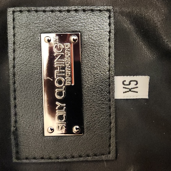 Wool trench coat - Picture 3 of 7